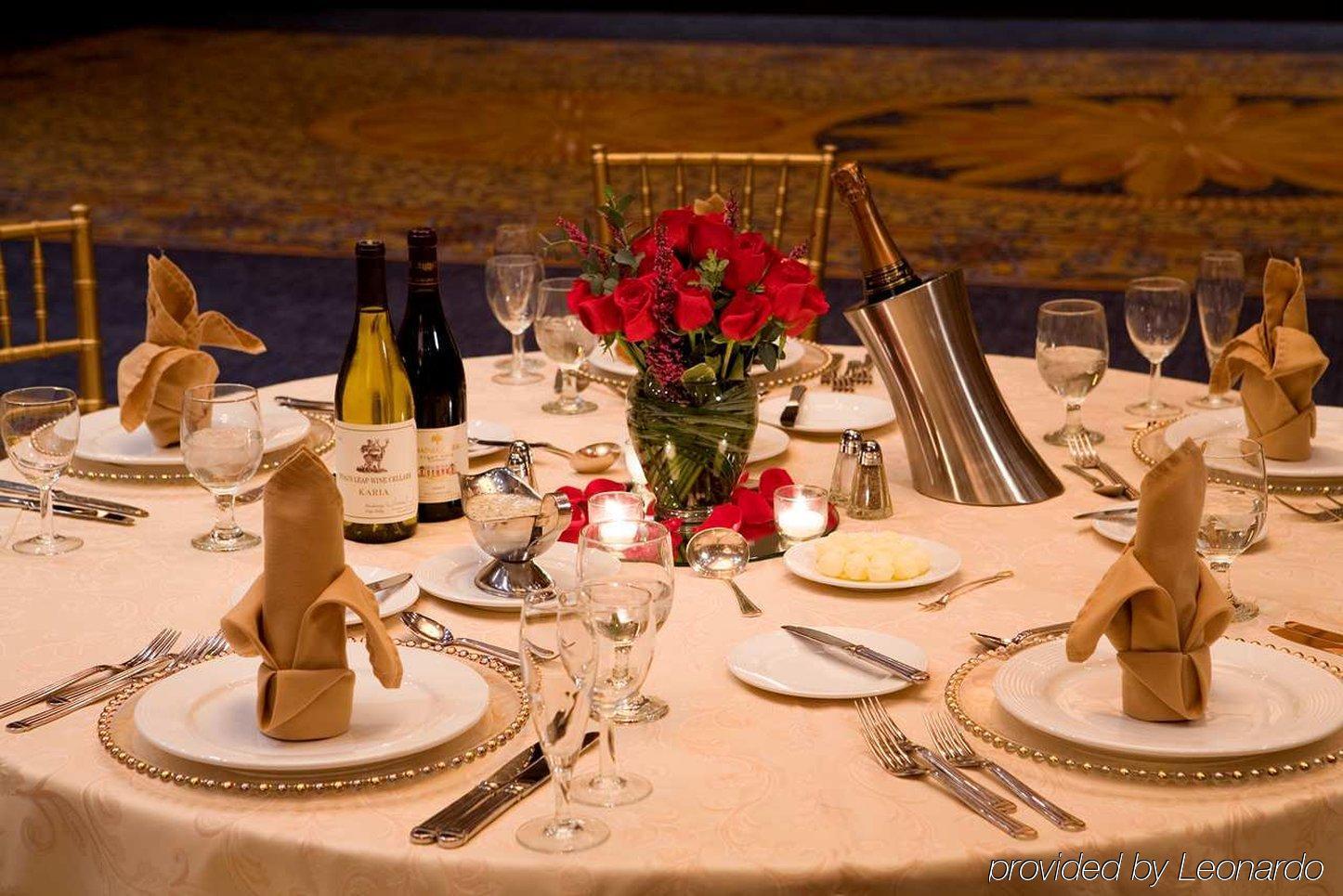 Doubletree By Hilton Hotel Boston - Bedford Glen Ресторан фото